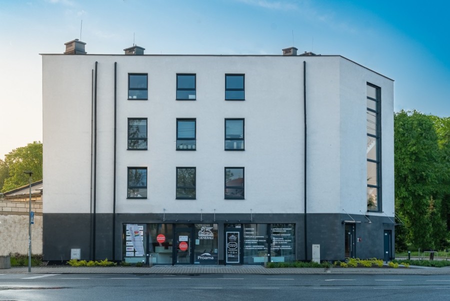 Warszawa, Ursus, Miejsce na reklamę na biurowcu