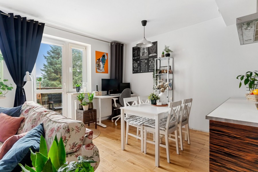 Warszawa, Włochy, Trzcinowa, Mieszkanie 74 m2 z potencjałem/ Włochy/ 2 balkony