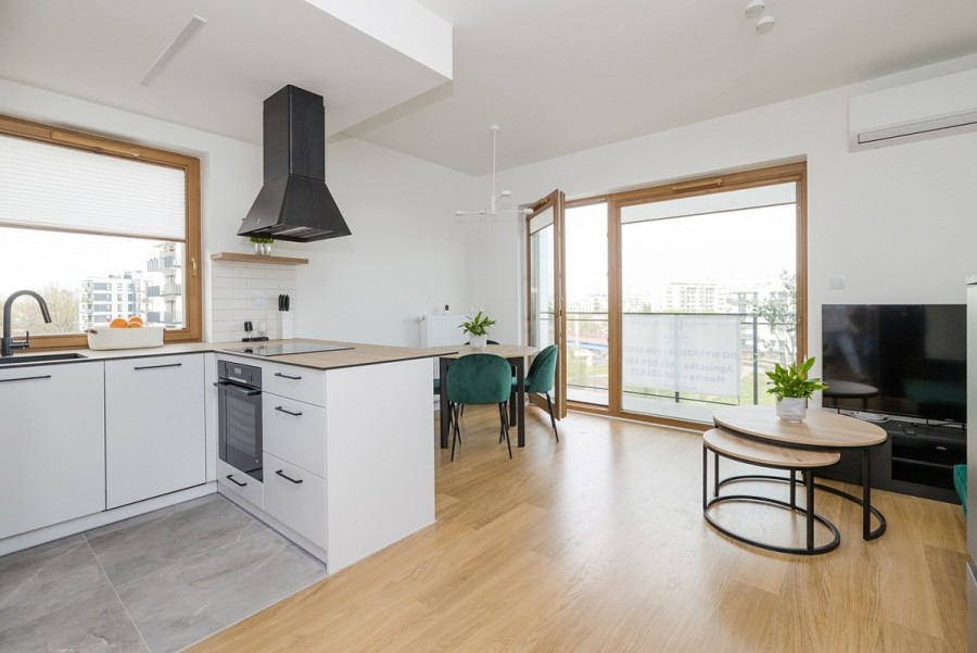 Warszawa, Włochy, Apartament 4 pokoje, klimatyzacja, balkon