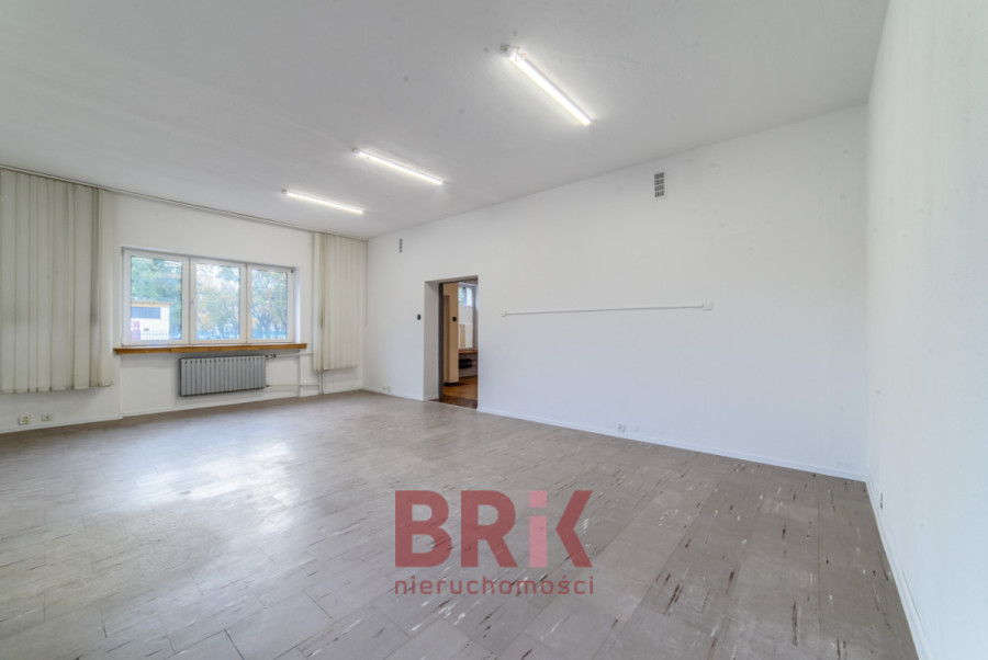 Warszawa, Targówek Bródno, Bazyliańska, Lakal z osobnym wejściem i oknami na ulicę