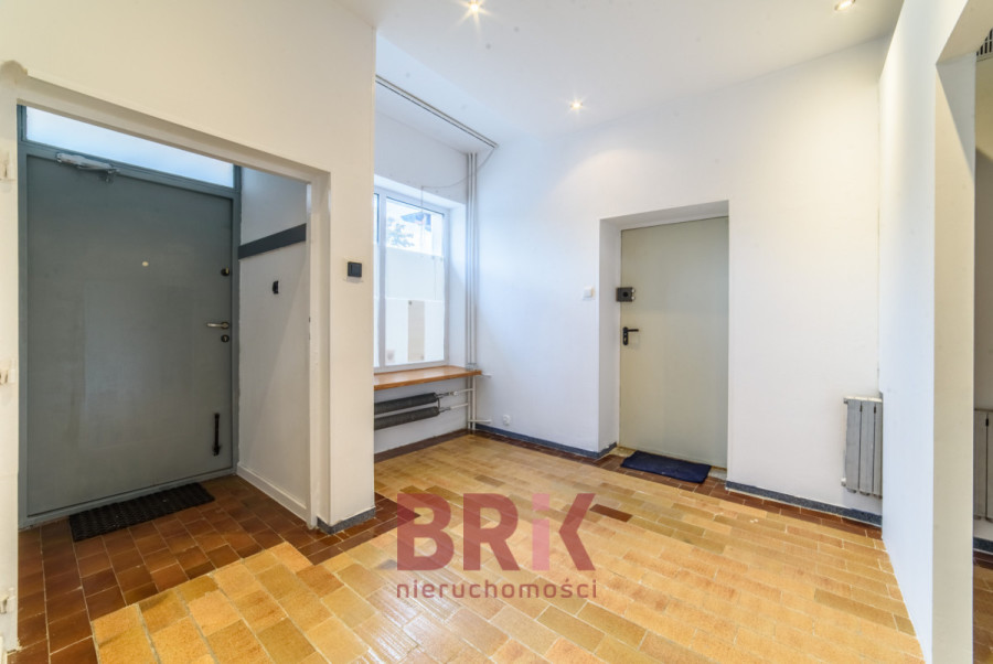 Warszawa, Targówek Bródno, Bazyliańska, Lakal z osobnym wejściem i oknami na ulicę