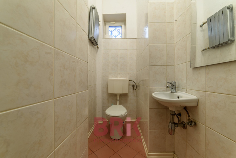 Warszawa, Targówek Bródno, Bazyliańska, Lakal z osobnym wejściem i oknami na ulicę