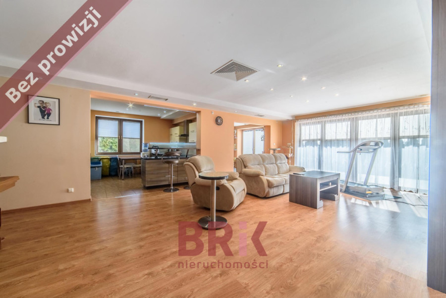 Warszawa, Białołęka, Dom mieszkalny z częścią biurową i dużym garażem